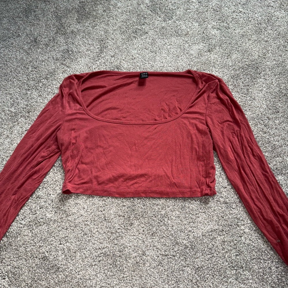 Red Fitted Long Sleeve Crop Top